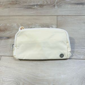 Everywhere Belt Bag 1L